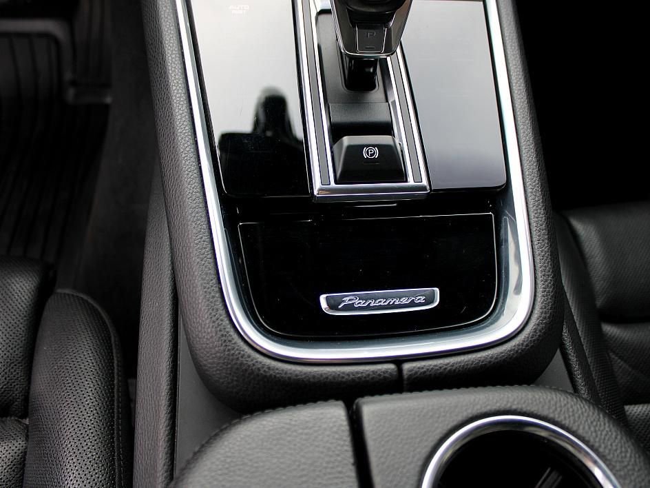 Used 2020 Porsche Panamera 4 image 17
