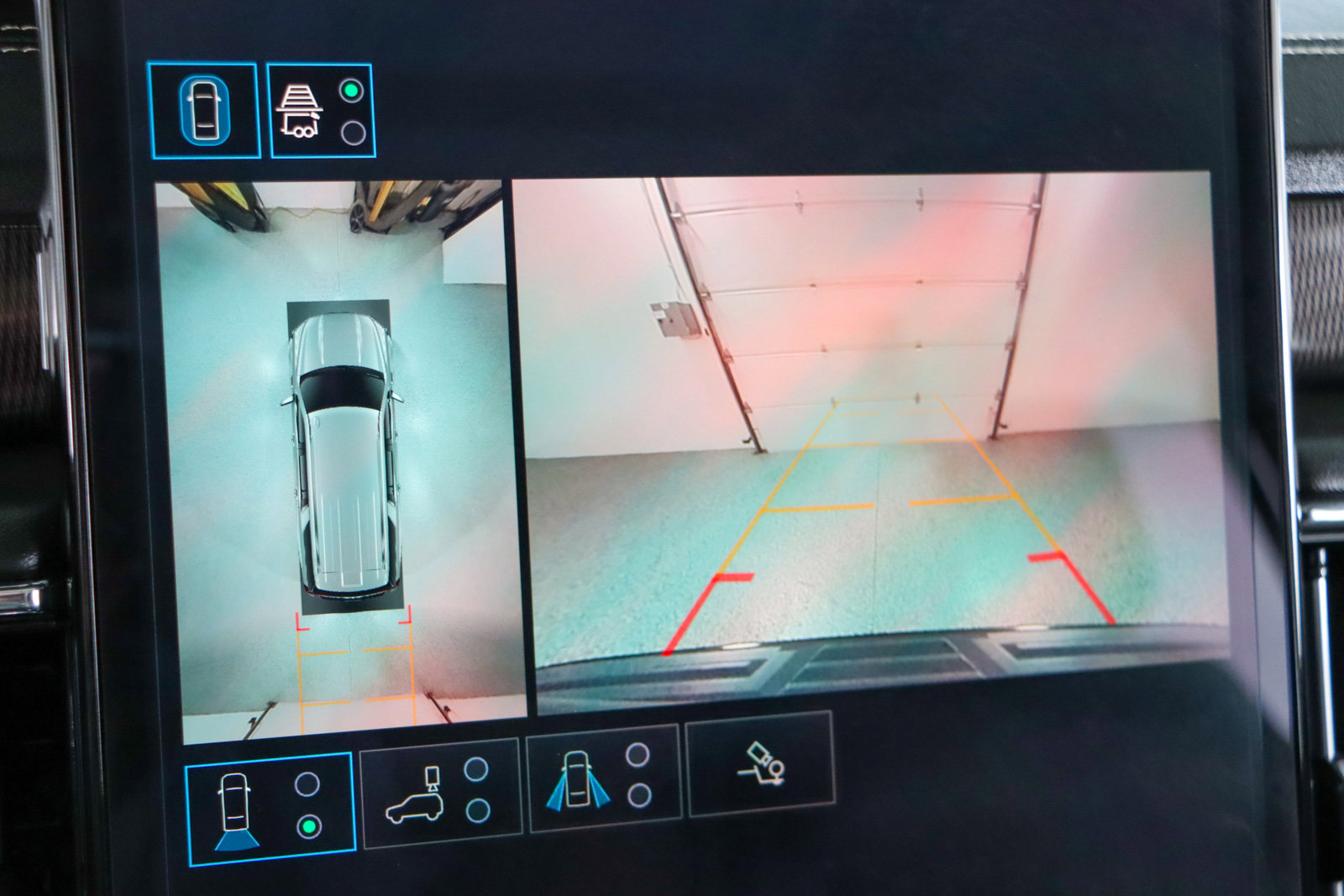 Used 2025 GMC Yukon XL Elevation w/ Elevation Premium Package image 20