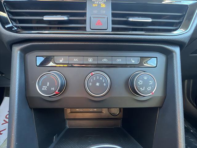 Certified 2022 Volkswagen Taos SE image 18