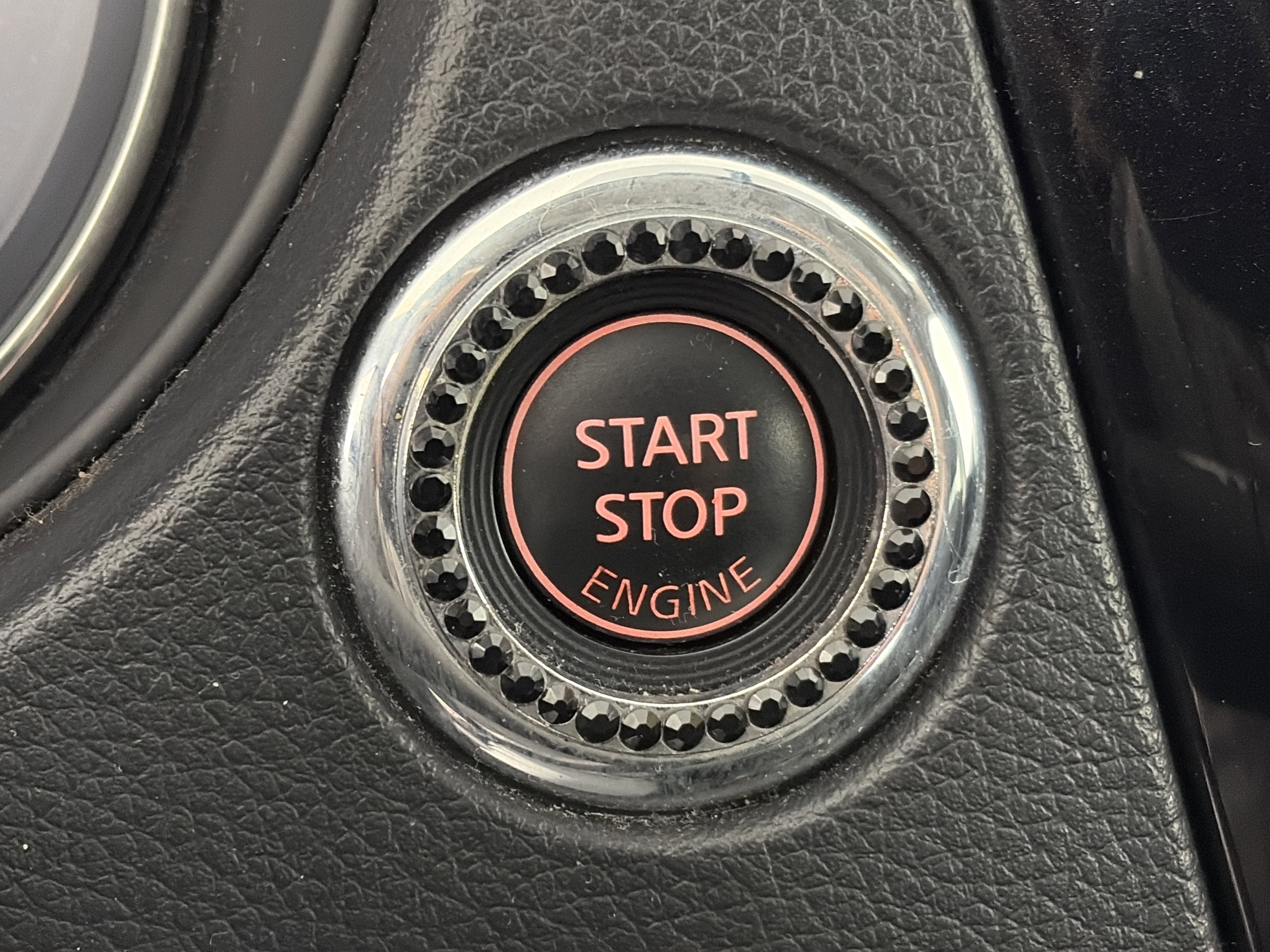 Used 2017 Nissan Rogue SV w/ SV Premium Package image 25