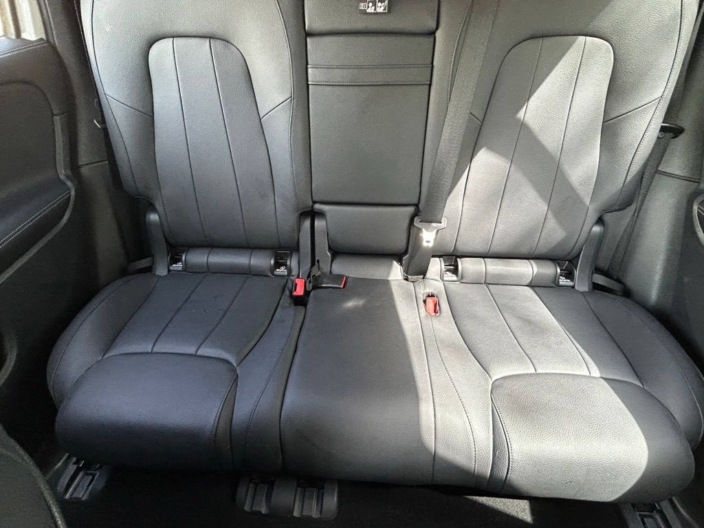 Used 2022 Mercedes-Benz GLB 250 w/ Premium Package Lite image 13