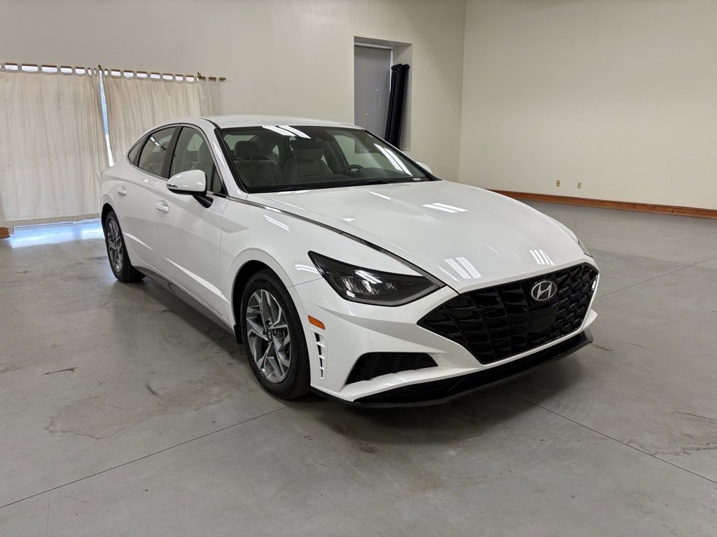 Used 2023 Hyundai Sonata SEL w/ Preferred Accessory Package image 2