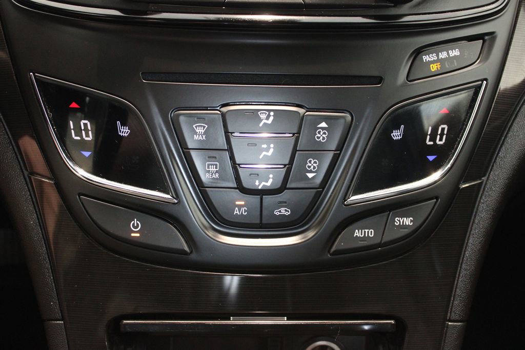 Used 2017 Buick Regal AWD image 8