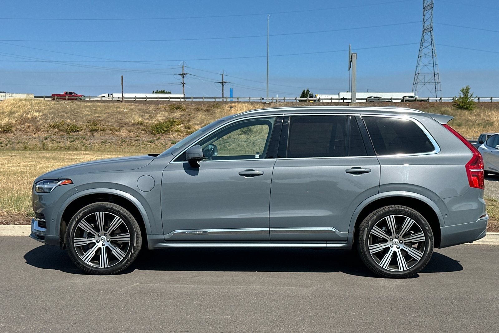 Used 2023 Volvo XC90 T8 Plus w/ Protection Package Premier AWD/4WD image 6