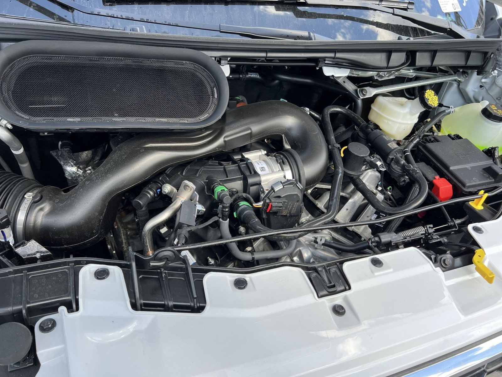 New 2026 Ford Transit 250 148 Medium Roof w/ Load Area Protection Package image 26