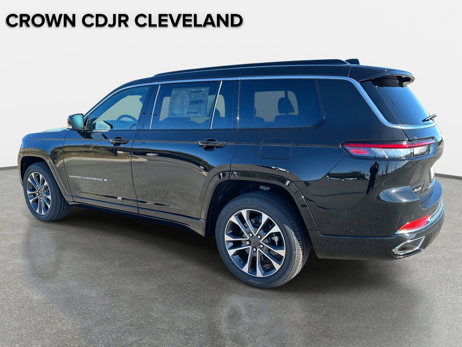 New 2025 Jeep Grand Cherokee L Overland w/ Advanced Protech Group III AWD/4WD image 6