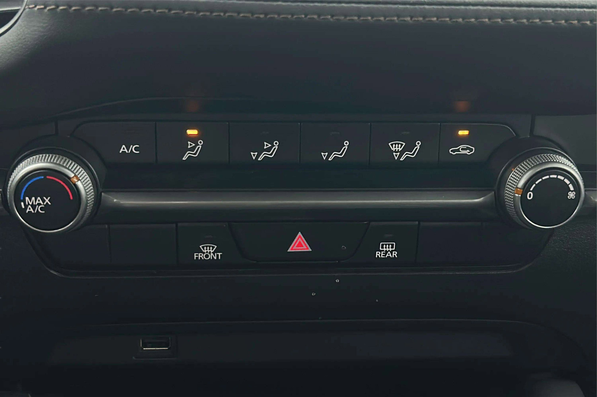 Used 2021 MAZDA MAZDA3 s image 32