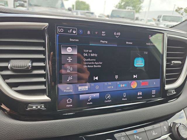 Used 2025 Chrysler Pacifica Select FWD image 13