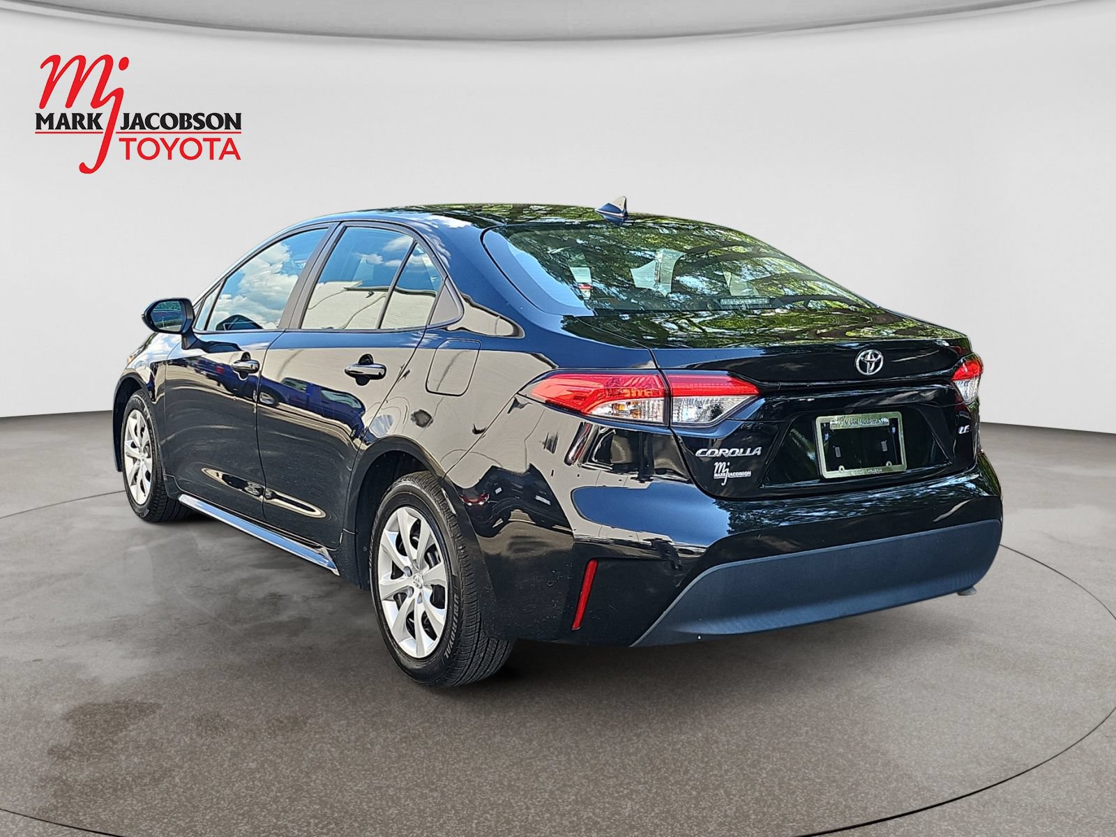 Used 2024 Toyota Corolla LE FWD image 14