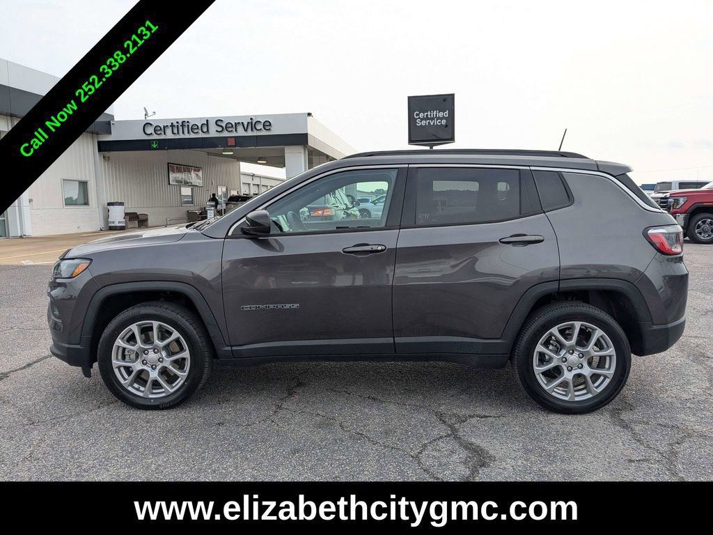 Used 2023 Jeep Compass Latitude w/ Sun and Sound Group image 7