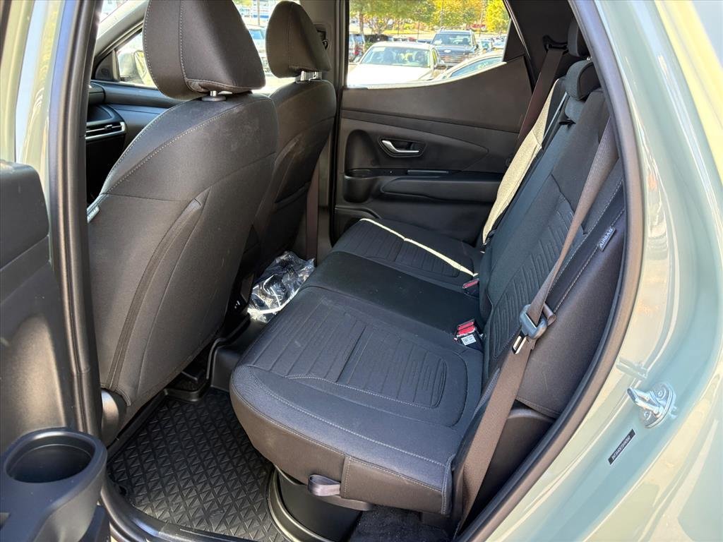 Certified 2025 Hyundai Santa Cruz SE FWD image 18