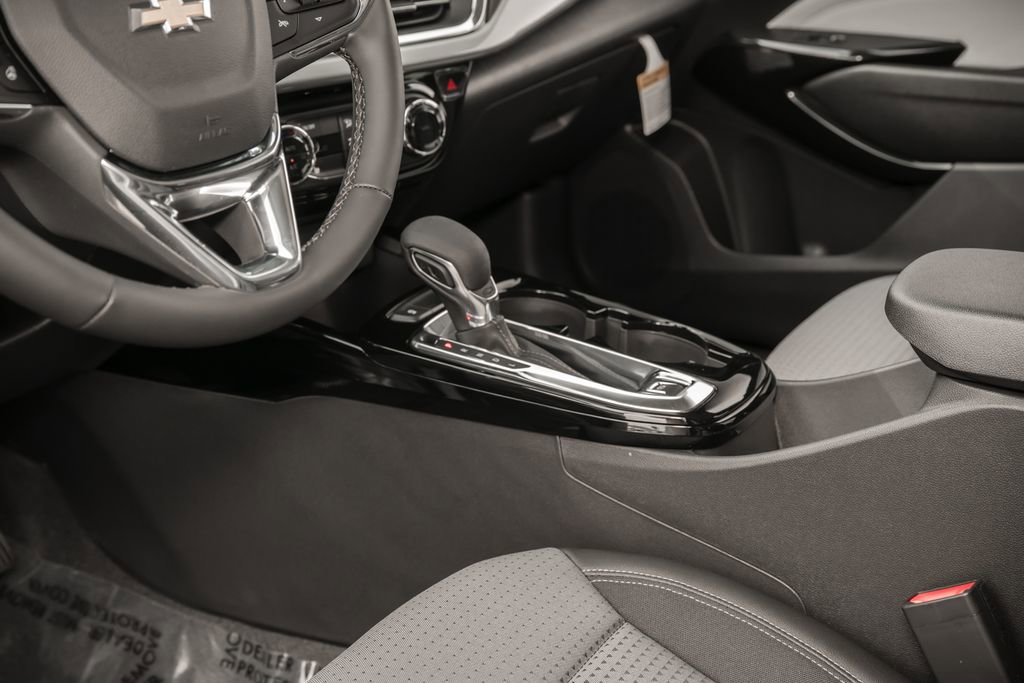 New 2026 Chevrolet Trax LT w/ Driver Confidence Package FWD image 29