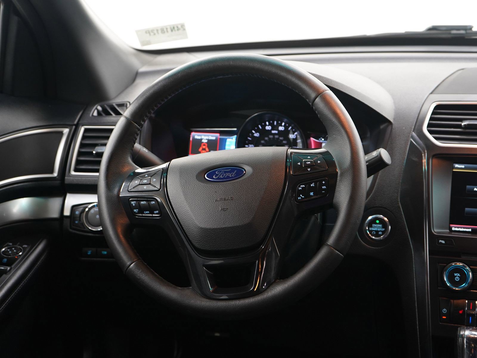 Used 2016 Ford Explorer XLT w/ Equipment Group 202A image 18