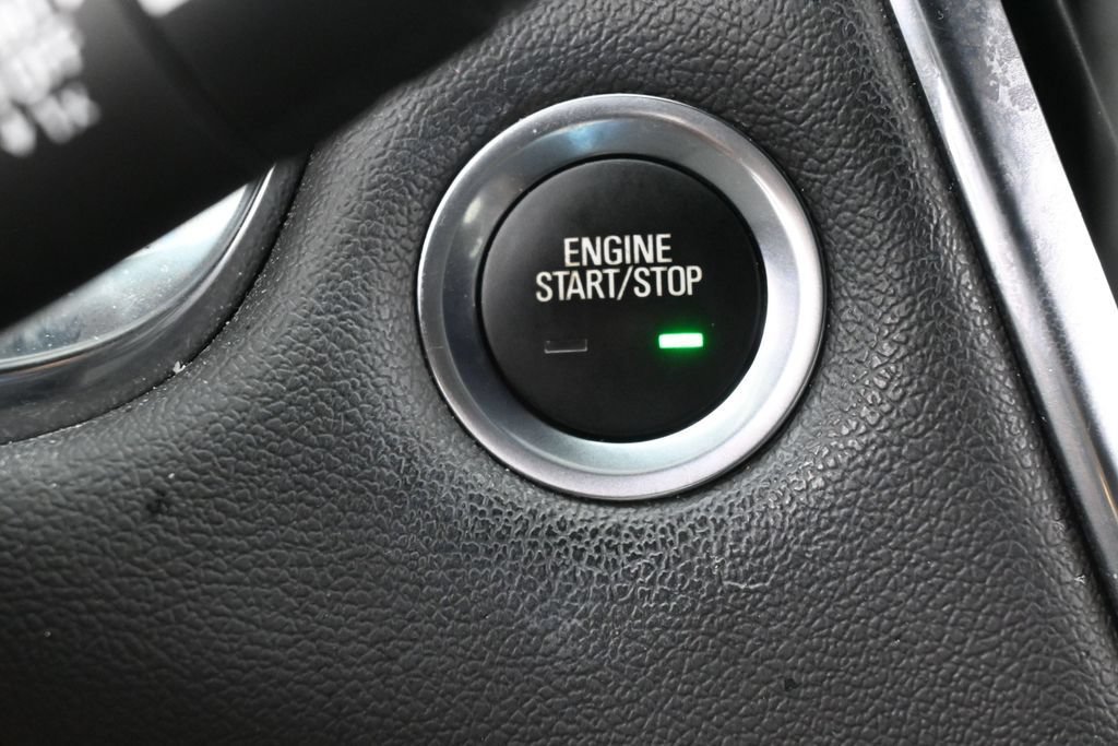 Used 2023 Chevrolet Traverse RS FWD image 38