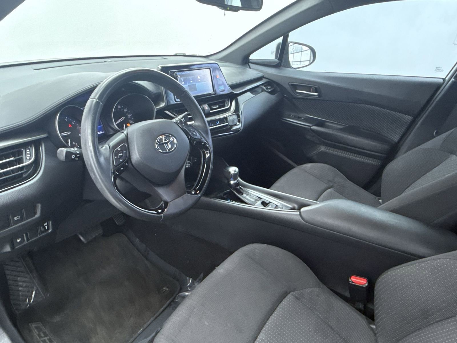 Used 2018 Toyota C-HR XLE image 12