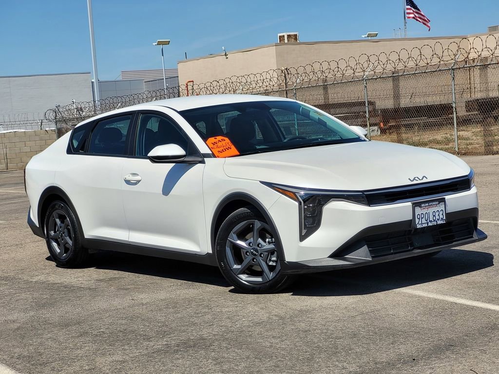 Used 2025 Kia K4 FWD image 2