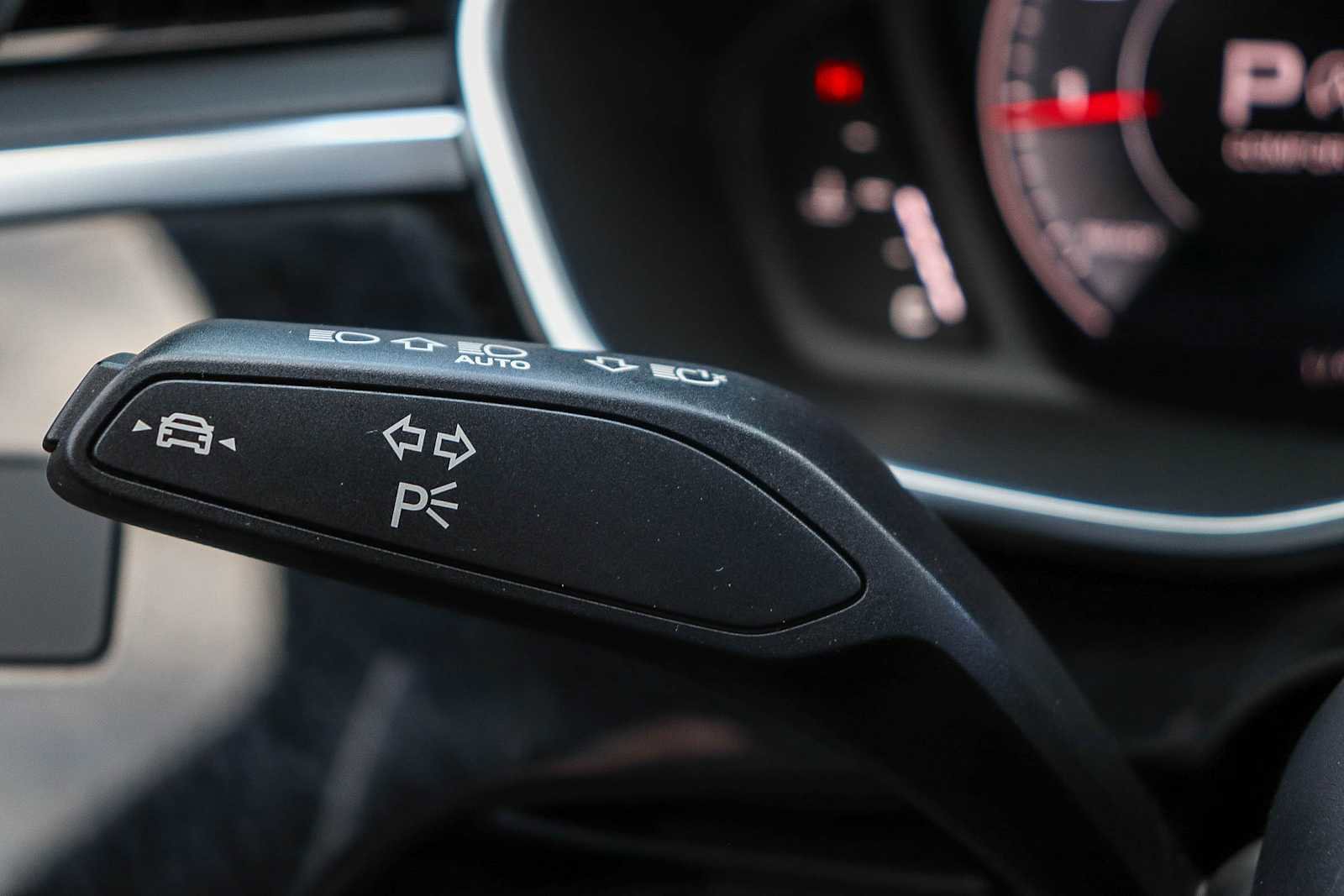 Used 2023 Audi Q3 2.0T Premium Plus w/ Premium Plus Package AWD/4WD image 31