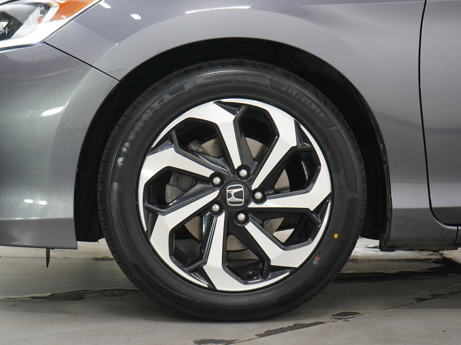 Used 2016 Honda Accord EX image 28