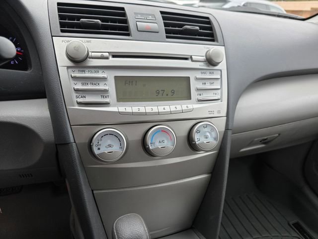 Used 2010 Toyota Camry LE image 17