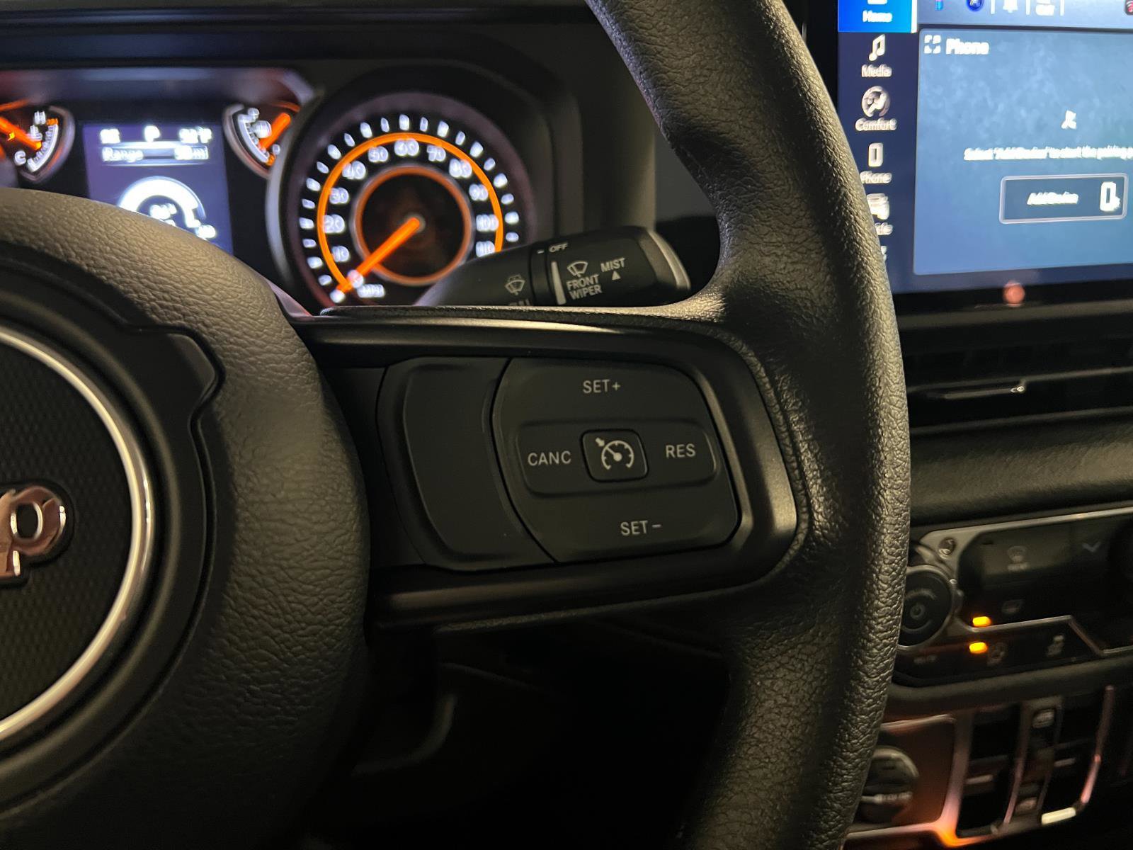 Used 2025 Jeep Gladiator Sport image 14