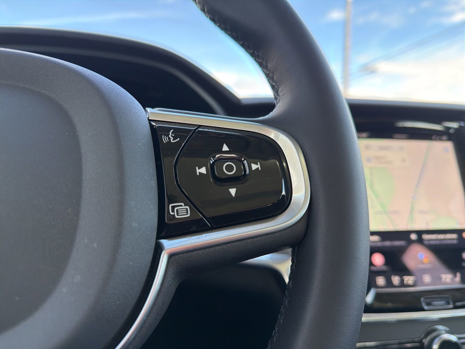 Certified 2025 Volvo S90 B6 Plus w/ Protection Package Premier image 52