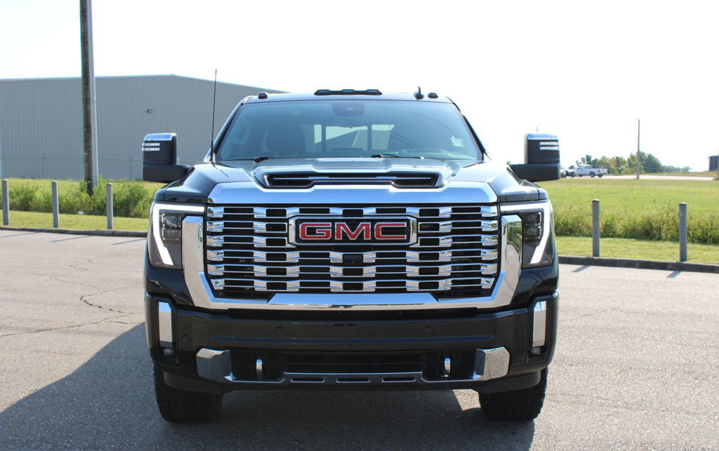 Used 2025 GMC Sierra 2500 Denali w/ Denali Reserve Package AWD/4WD image 5