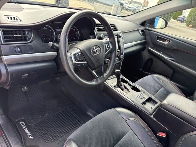 Used 2017 Toyota Camry XSE w/ Moonroof Package image 27
