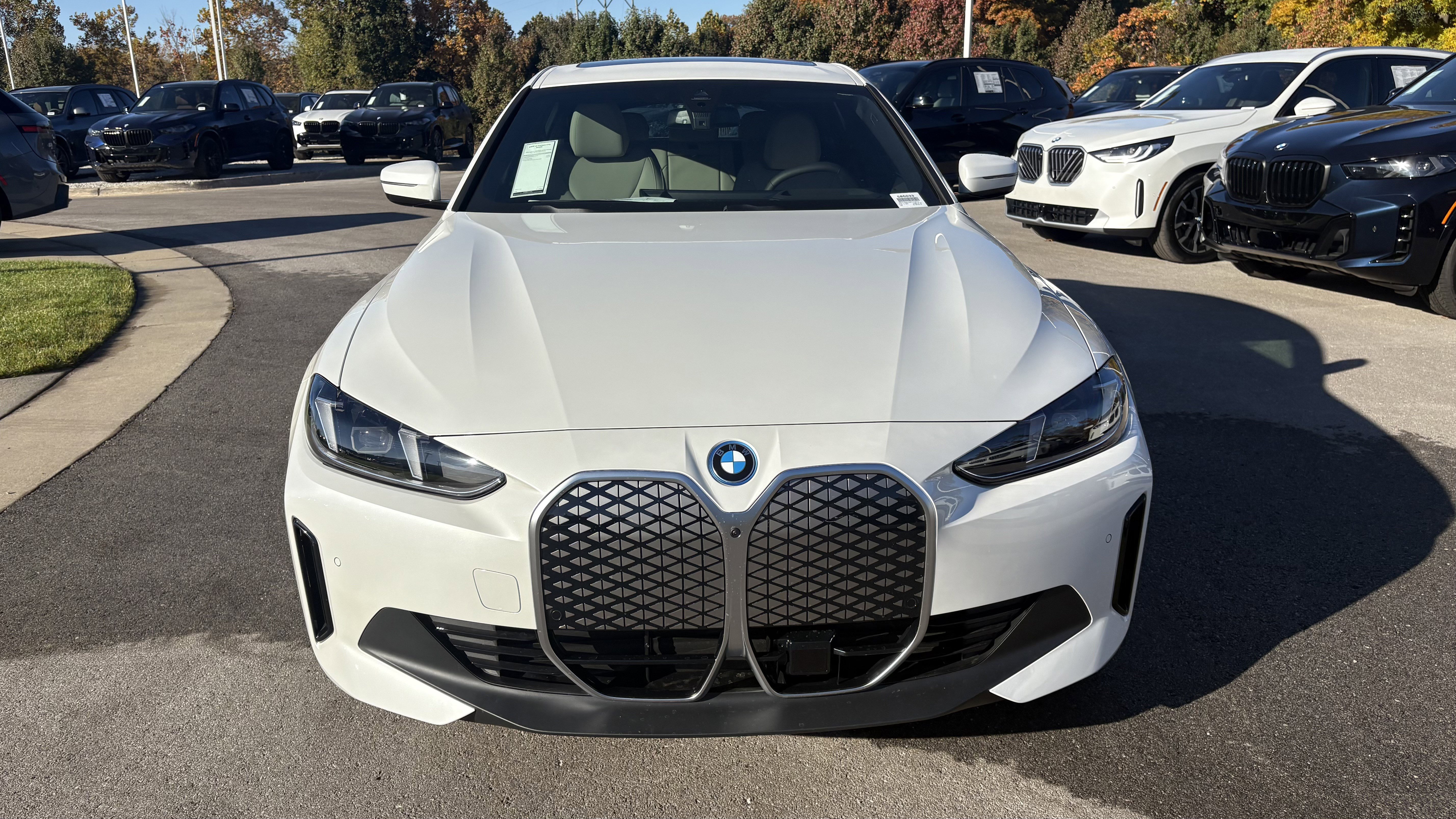 Used 2025 BMW i4 xDrive40i w/ Premium Package AWD/4WD image 3