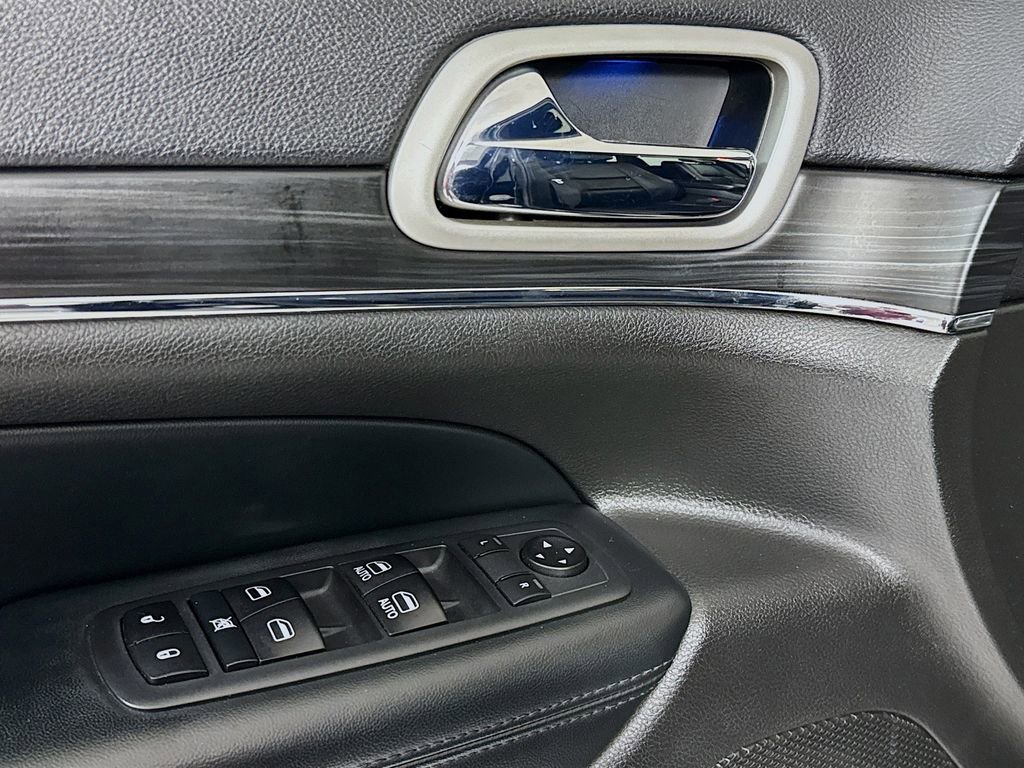 Used 2020 Jeep Grand Cherokee Limited image 17
