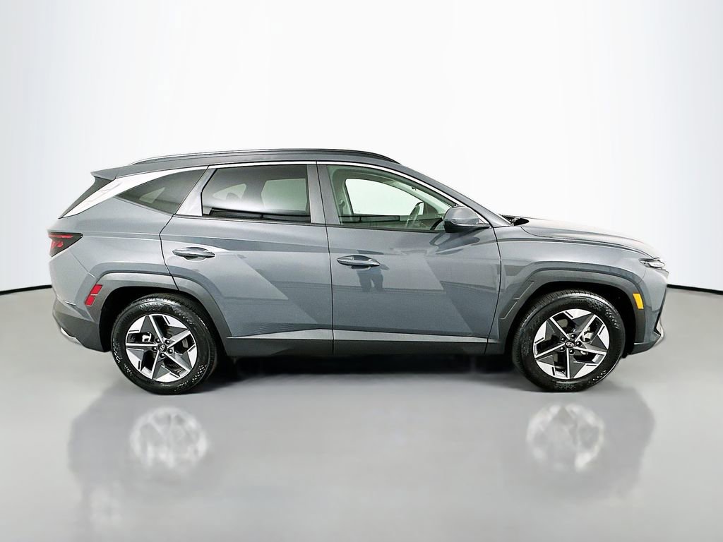Certified 2025 Hyundai Tucson SEL FWD image 4