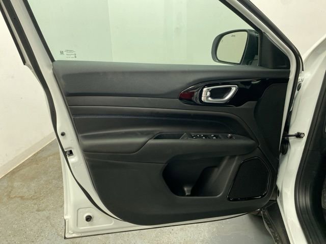 New 2026 Jeep Compass Latitude image 18