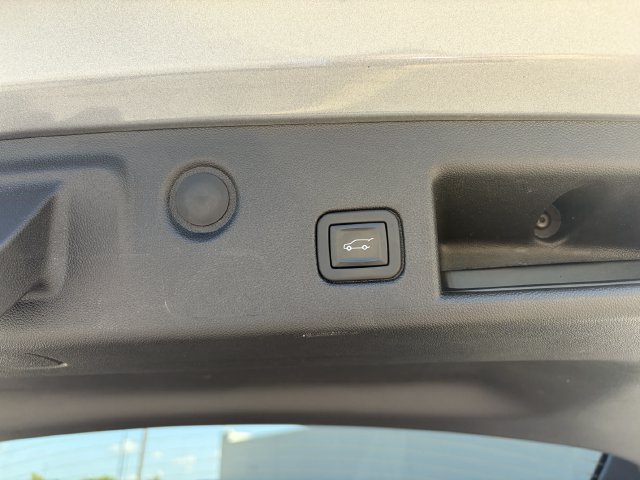Used 2024 Chevrolet Equinox LT AWD/4WD image 17