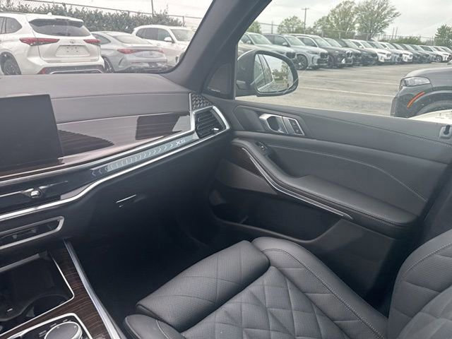 Used 2026 BMW X5 xDrive40i w/ Climate Comfort Package image 16