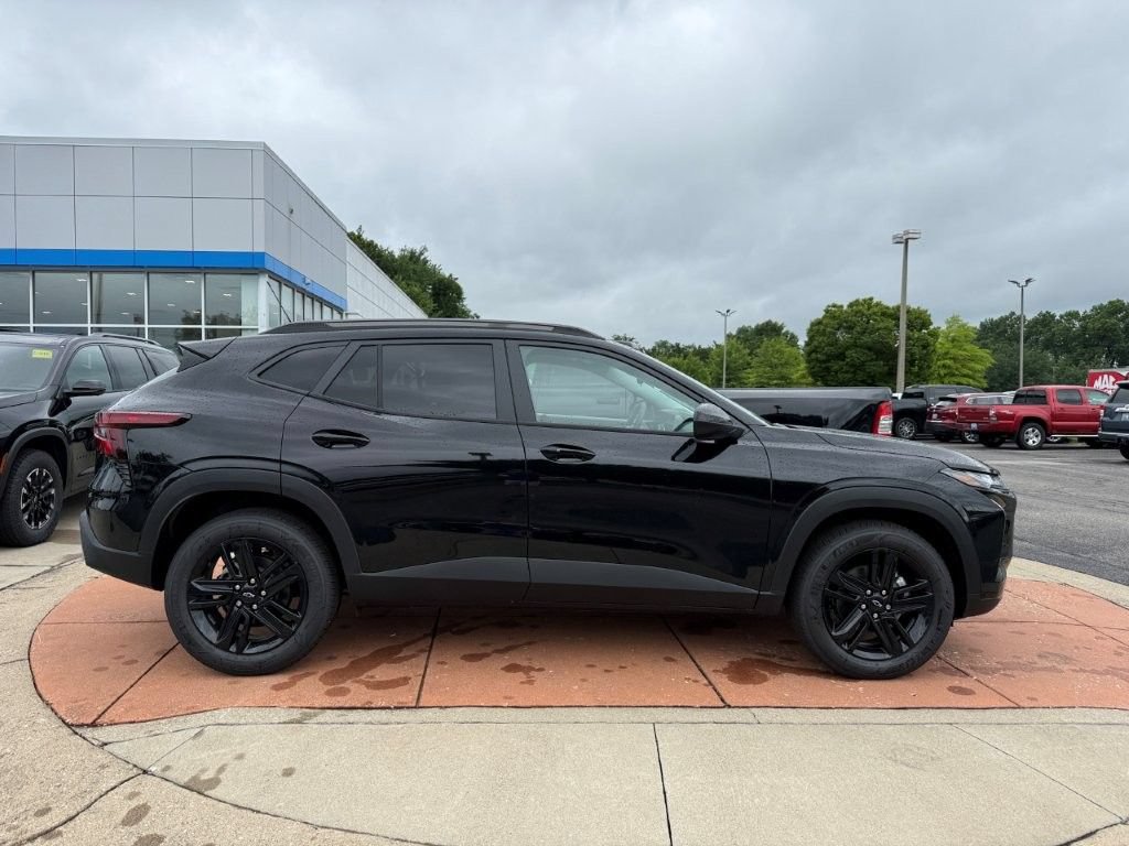 New 2026 Chevrolet Trax ACTIV w/ Sunroof Package FWD image 6