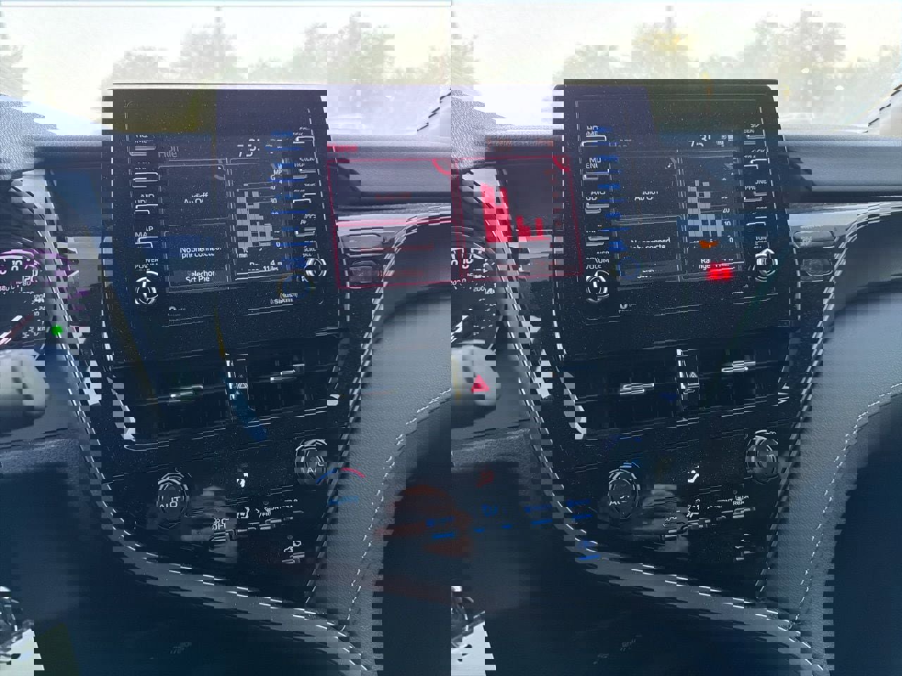 Used 2021 Toyota Camry SE image 11