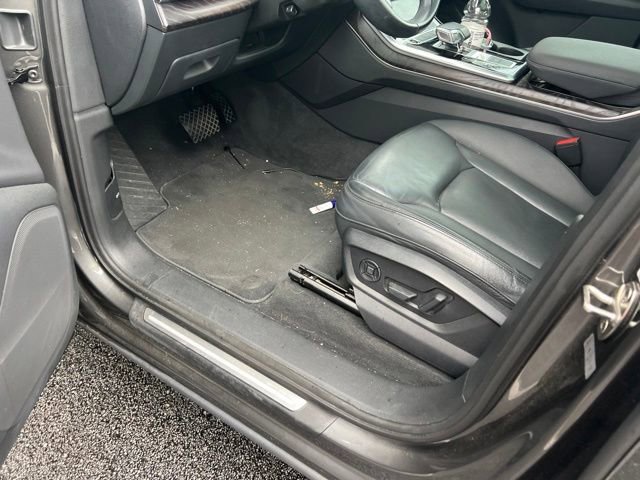 Used 2021 Audi Q7 3.0T Premium AWD/4WD image 8