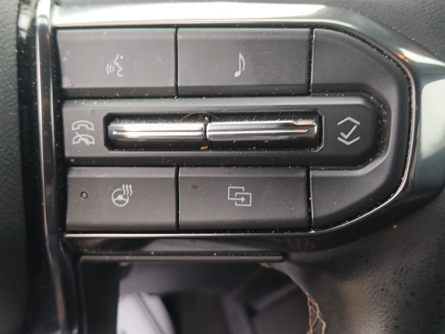 Used 2024 GMC Canyon AT4 w/ AT4 Premium Package image 14