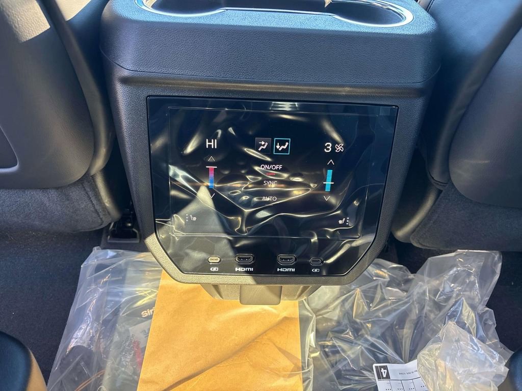 New 2026 GMC Yukon AT4 Ultimate image 10