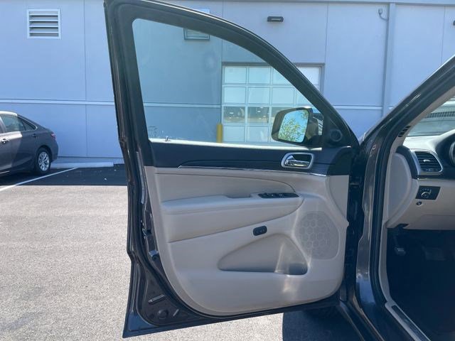 Certified 2021 Jeep Grand Cherokee Limited AWD/4WD image 35