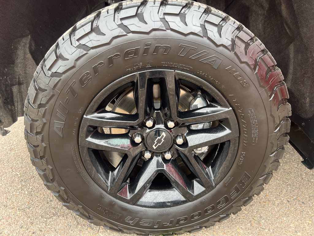 Used 2023 Chevrolet Silverado 1500 Custom Trail Boss AWD/4WD image 23