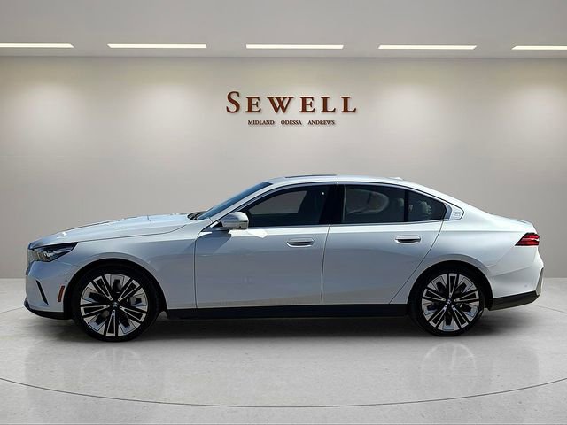 Certified 2025 BMW 530i w/ Premium Package RWD image 2
