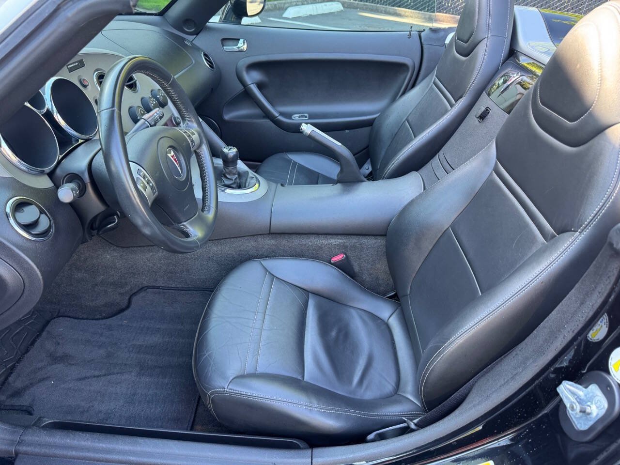 Used 2006 Pontiac Solstice Convertible w/ Premium Package RWD image 11
