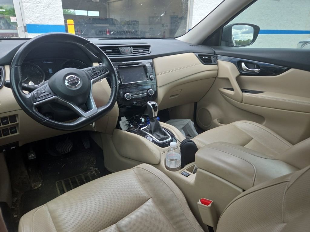 Used 2017 Nissan Rogue SL FWD image 8