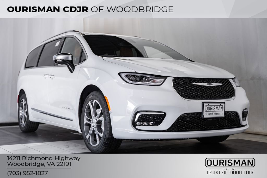 New 2026 Chrysler Pacifica Pinnacle w/ Trailer Tow Group