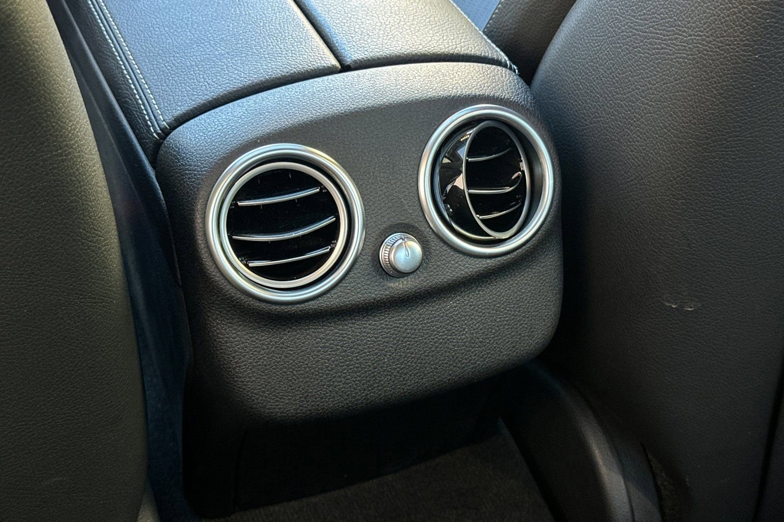 Used 2020 Mercedes-Benz C 300 Sedan image 12