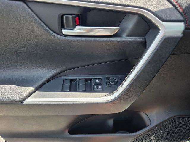 Used 2020 Toyota RAV4 TRD Off-Road AWD/4WD image 33