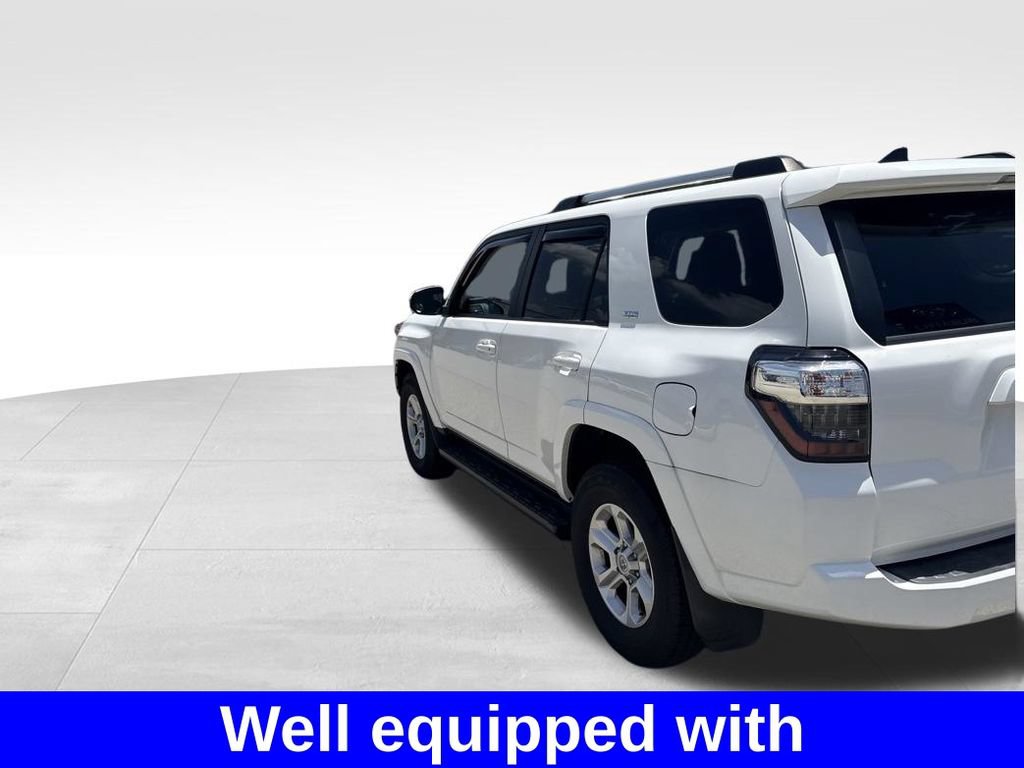 Used 2019 Toyota 4Runner SR5 AWD/4WD image 3