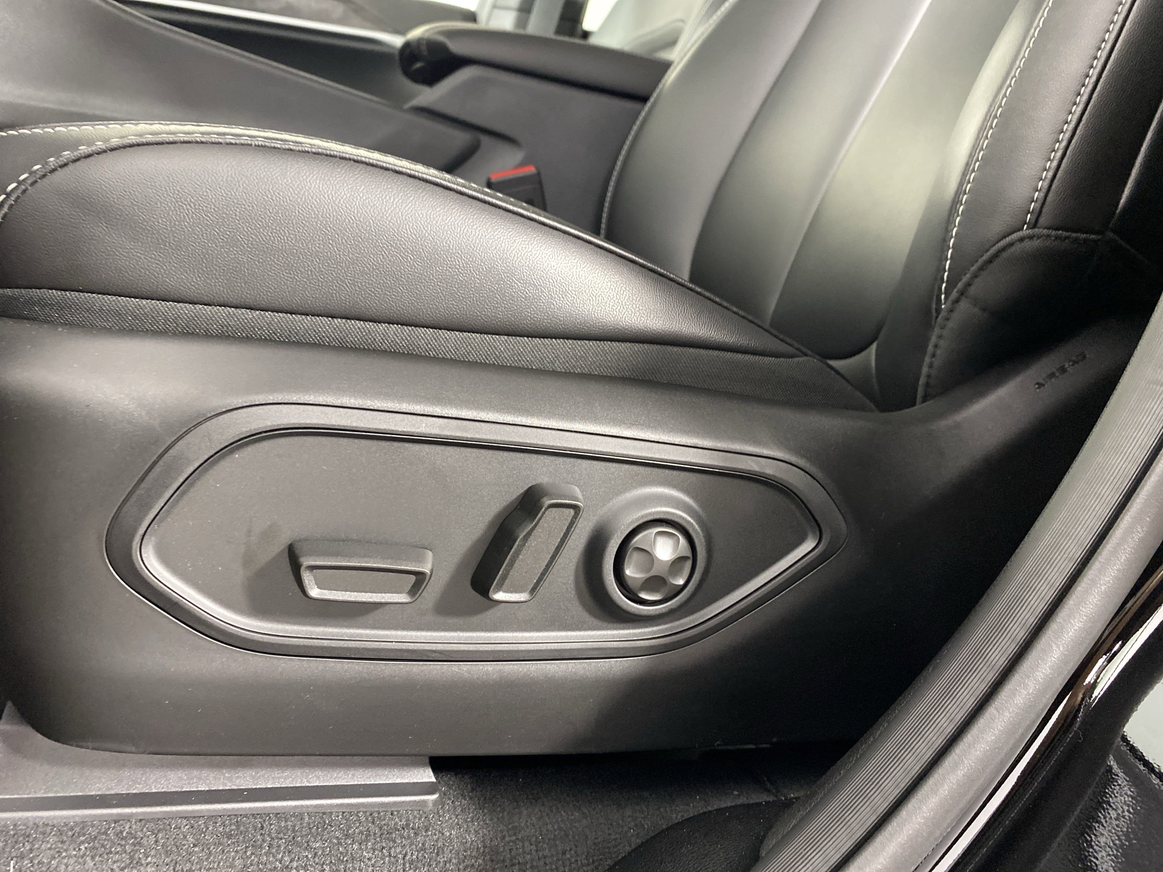 New 2025 Jeep Grand Cherokee L Limited w/ Black Appearance Package image 16