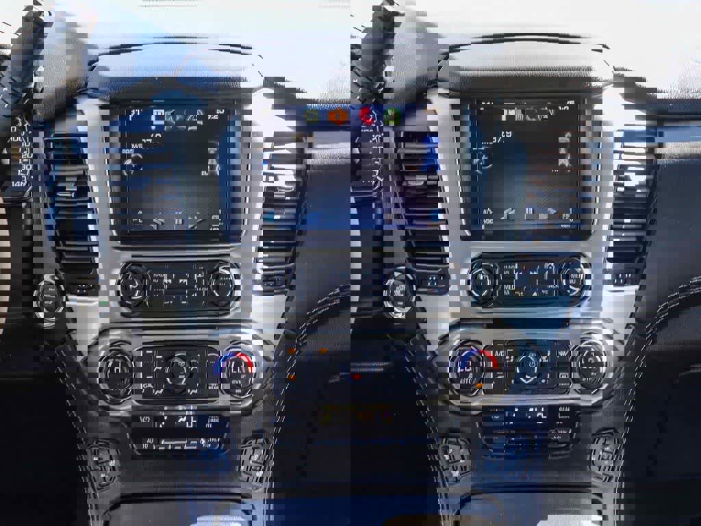 Used 2015 Chevrolet Suburban LTZ image 12