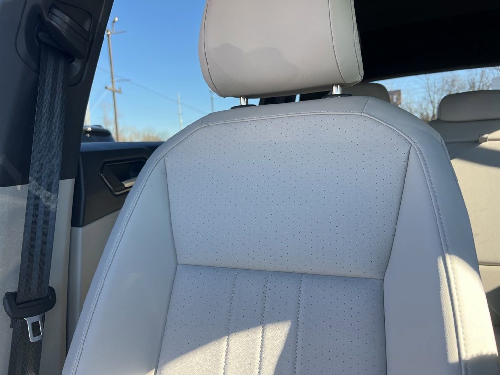 Used 2023 Volkswagen Tiguan SE R-Line image 22